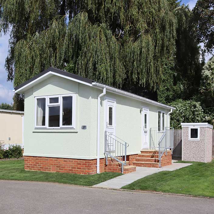 17 Cavendish Park FOR SALE Greenford Park Homes